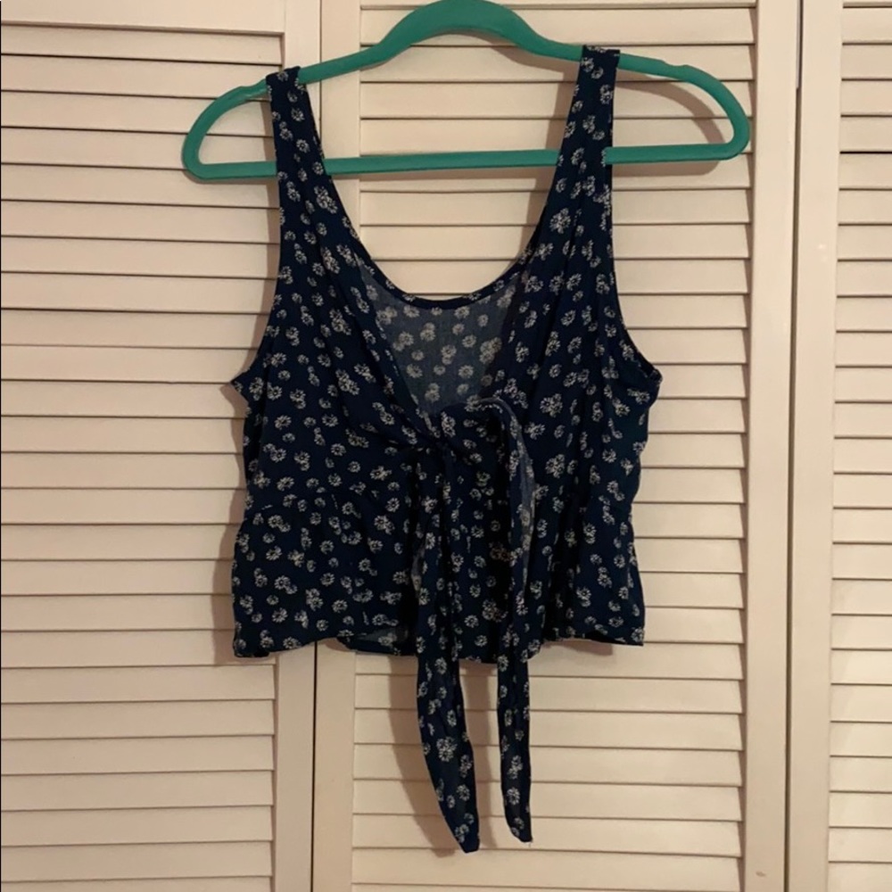 cute pacsun crop tie top medium